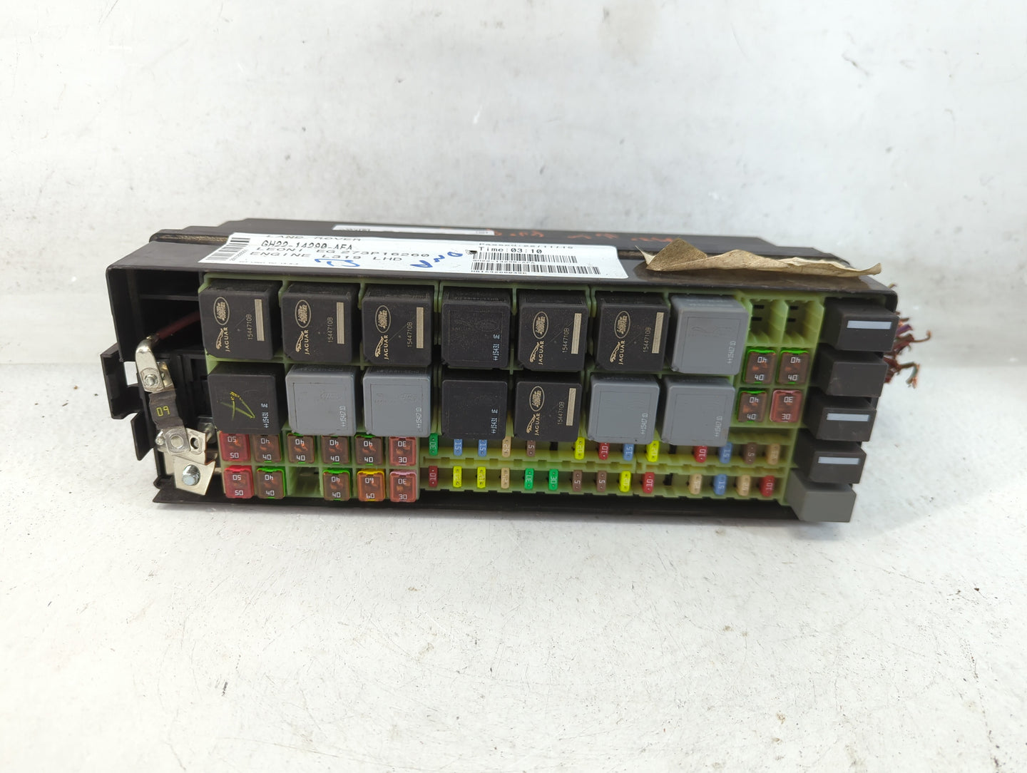2014-2016 Land Rover Lr4 Fusebox Fuse Box Panel Relay Module P/N:GH22-14290-AFA Fits Fits 2014 2015 2016 OEM Used Auto Parts