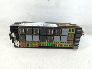 2014-2016 Land Rover Lr4 Fusebox Fuse Box Panel Relay Module P/N:GH22-14290-AFA Fits Fits 2014 2015 2016 OEM Used Auto Parts