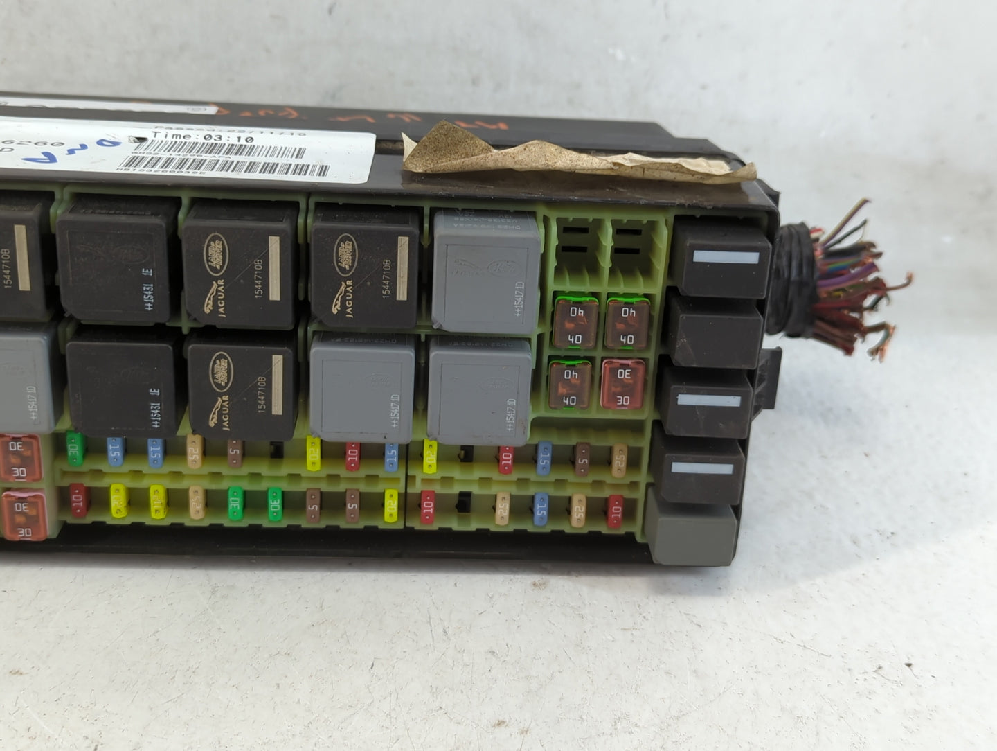 2014-2016 Land Rover Lr4 Fusebox Fuse Box Panel Relay Module P/N:GH22-14290-AFA Fits Fits 2014 2015 2016 OEM Used Auto Parts