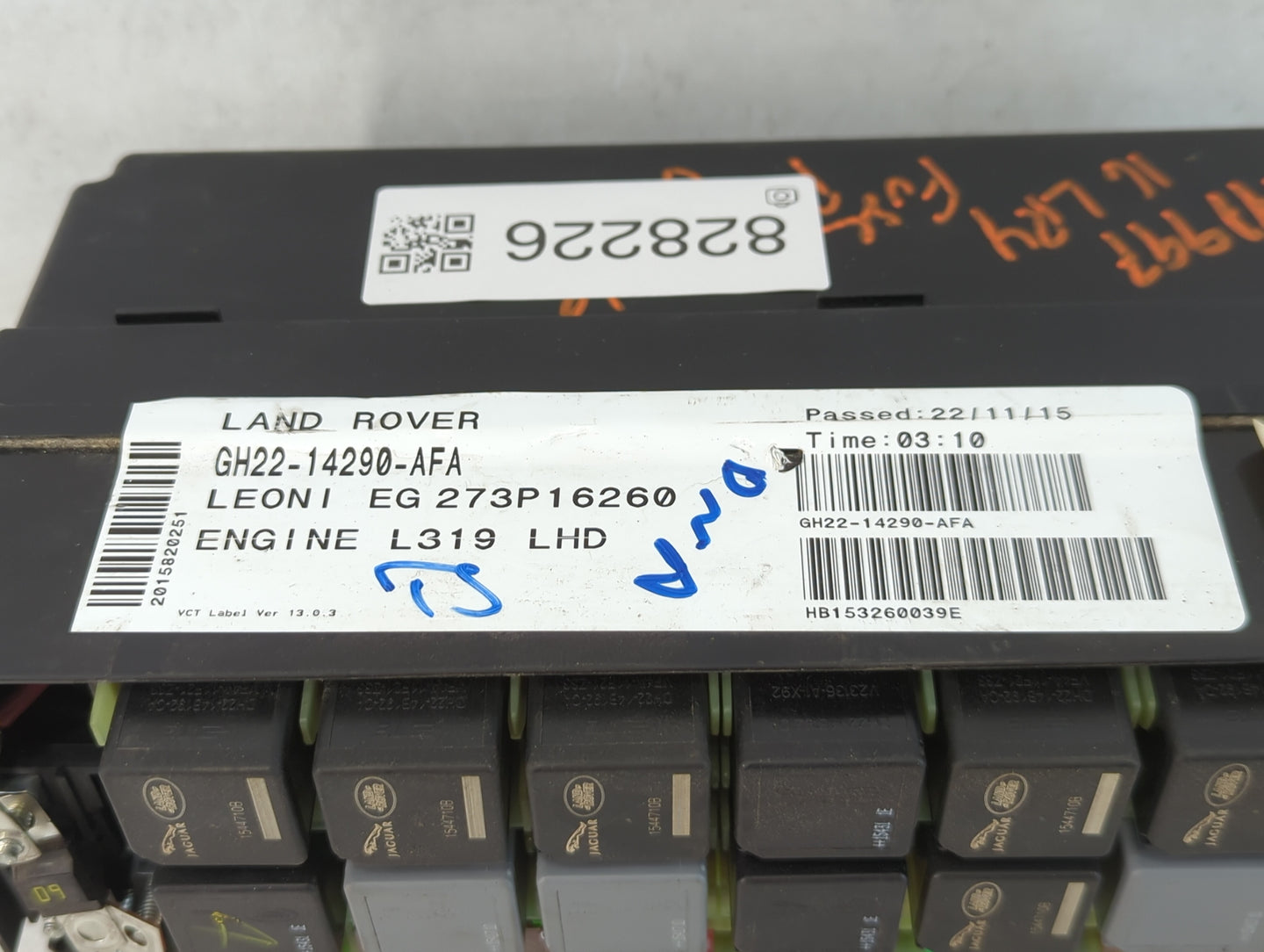 2014-2016 Land Rover Lr4 Fusebox Fuse Box Panel Relay Module P/N:GH22-14290-AFA Fits Fits 2014 2015 2016 OEM Used Auto Parts