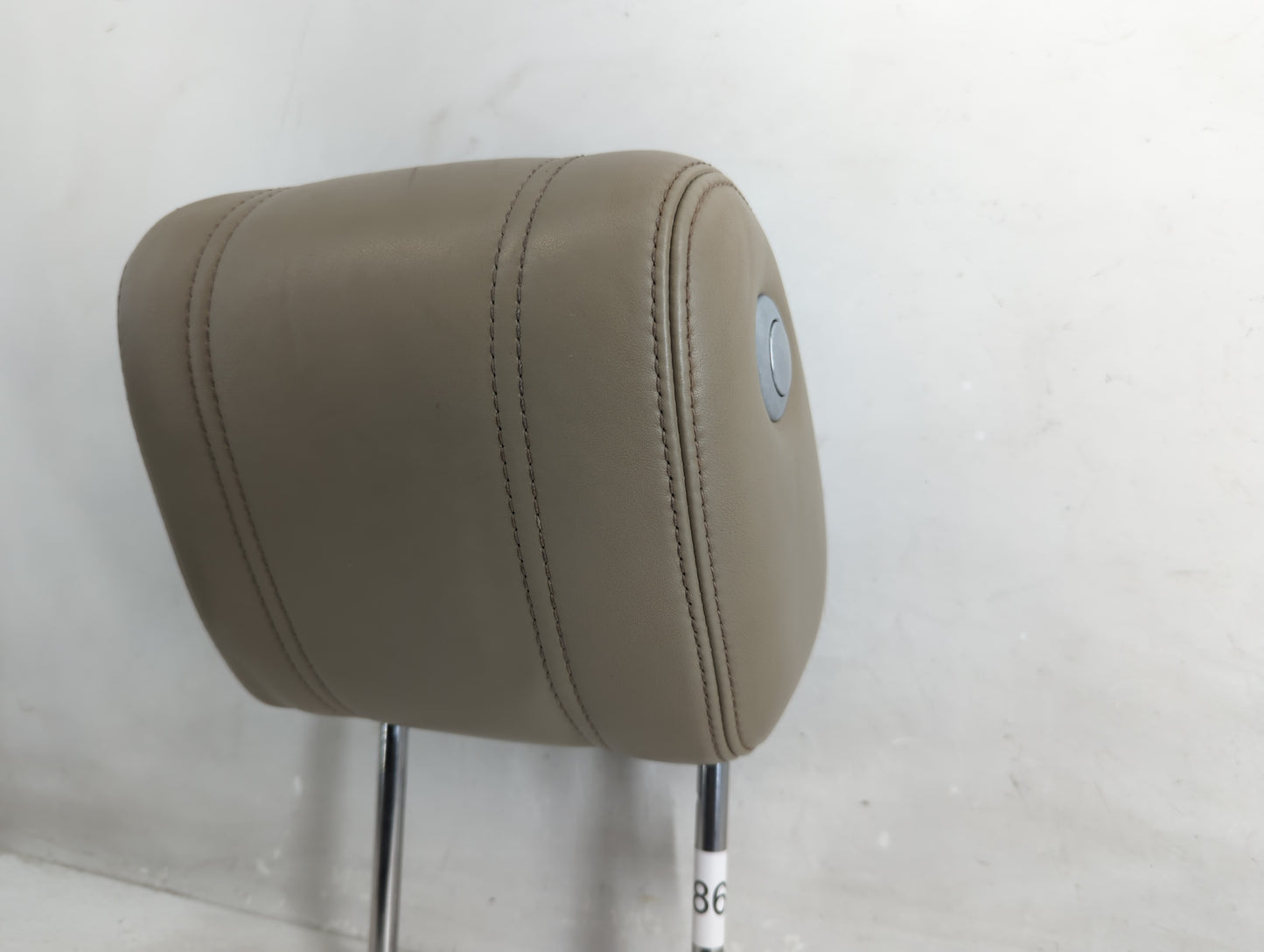 2014 Land Rover Range Rover Headrest Head Rest Rear Seat Fits OEM Used Auto Parts - Oemusedautoparts1.com