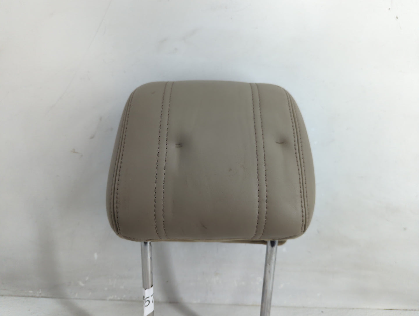 2014 Land Rover Range Rover Headrest Head Rest Rear Seat Fits OEM Used Auto Parts - Oemusedautoparts1.com