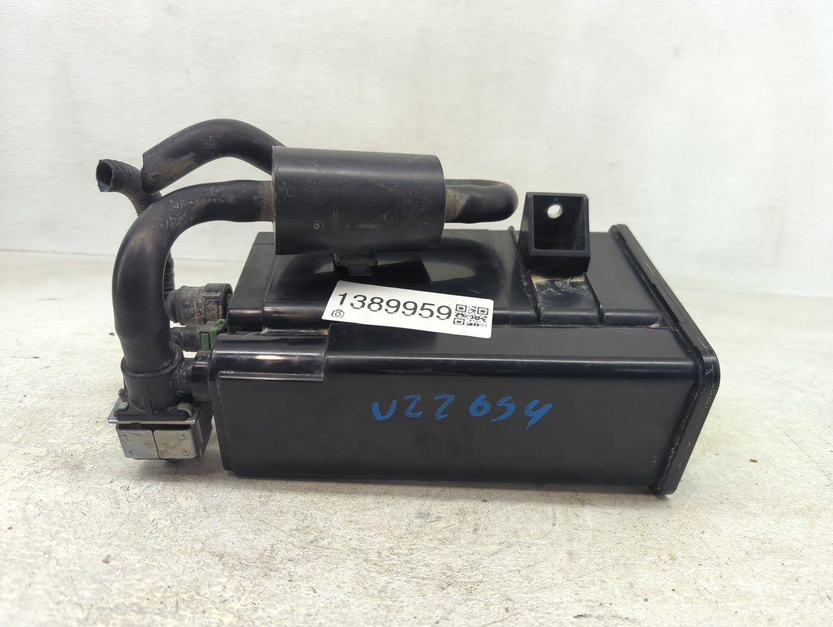 2014 Land Rover Range Rover Fuel Vapor Charcoal Canister - Oemusedautoparts1.com