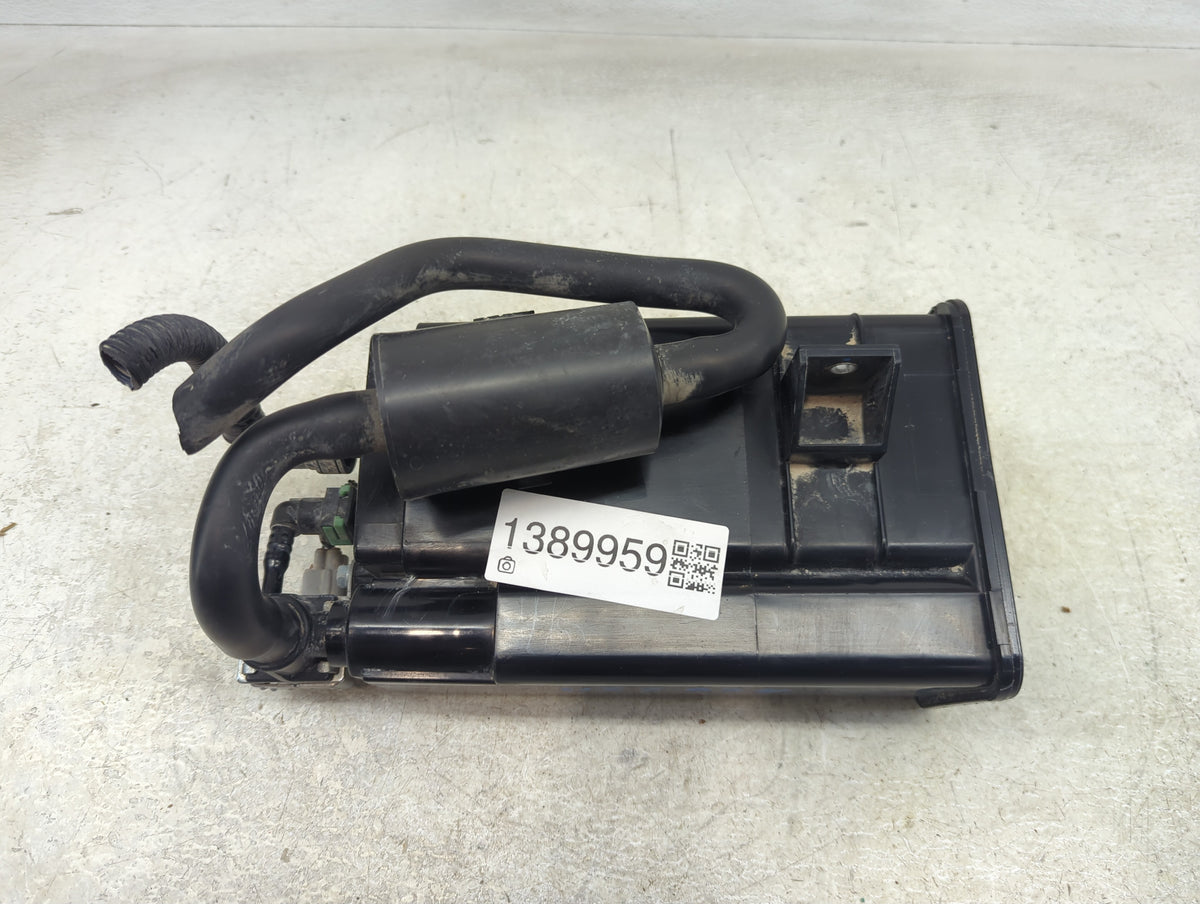 2014 Land Rover Range Rover Fuel Vapor Charcoal Canister - Oemusedautoparts1.com