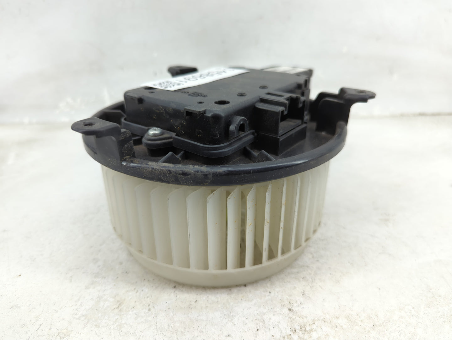 2014 Land Rover Range Rover Heater AC Blower Motor P/N:5082 Fits OEM Used Auto Parts - Oemusedautoparts1.com