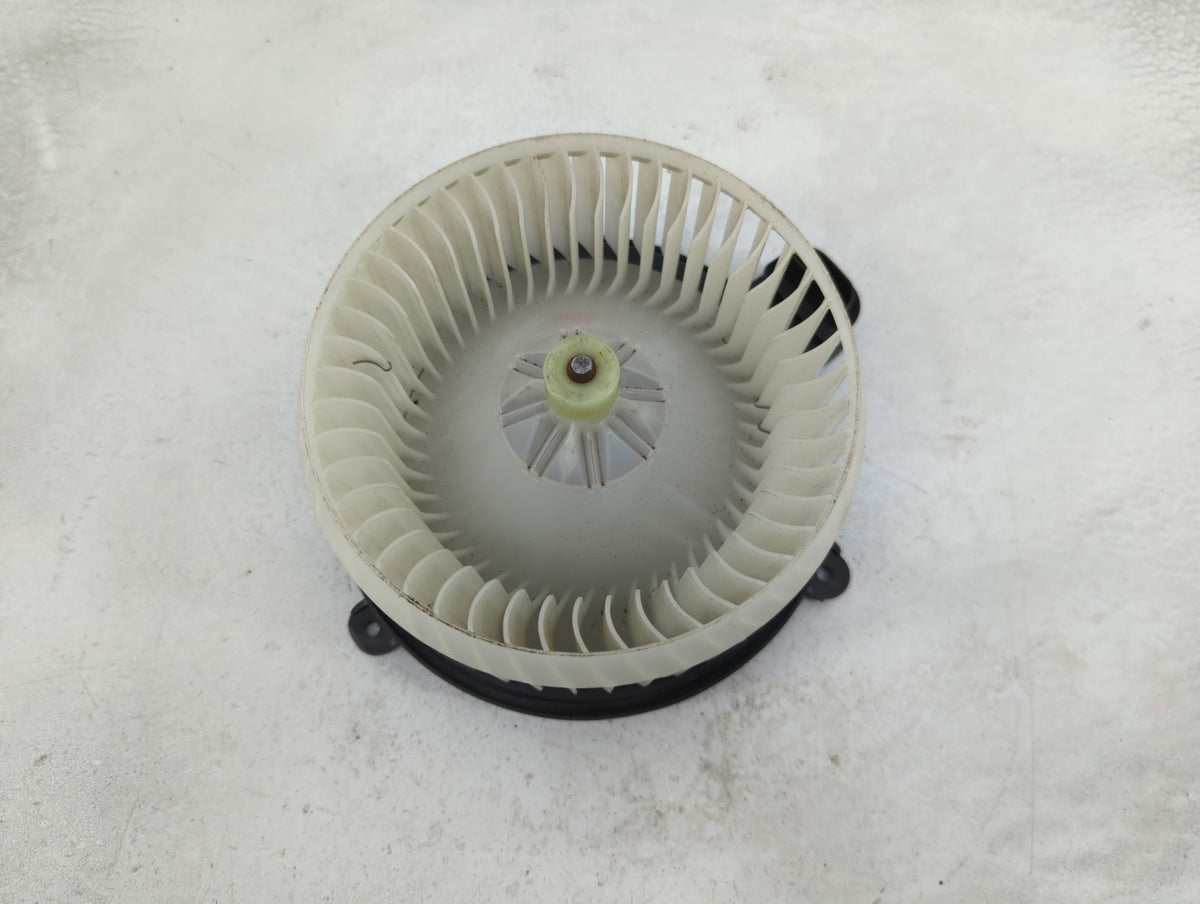 2014 Land Rover Range Rover Heater AC Blower Motor P/N:5082 Fits OEM Used Auto Parts - Oemusedautoparts1.com