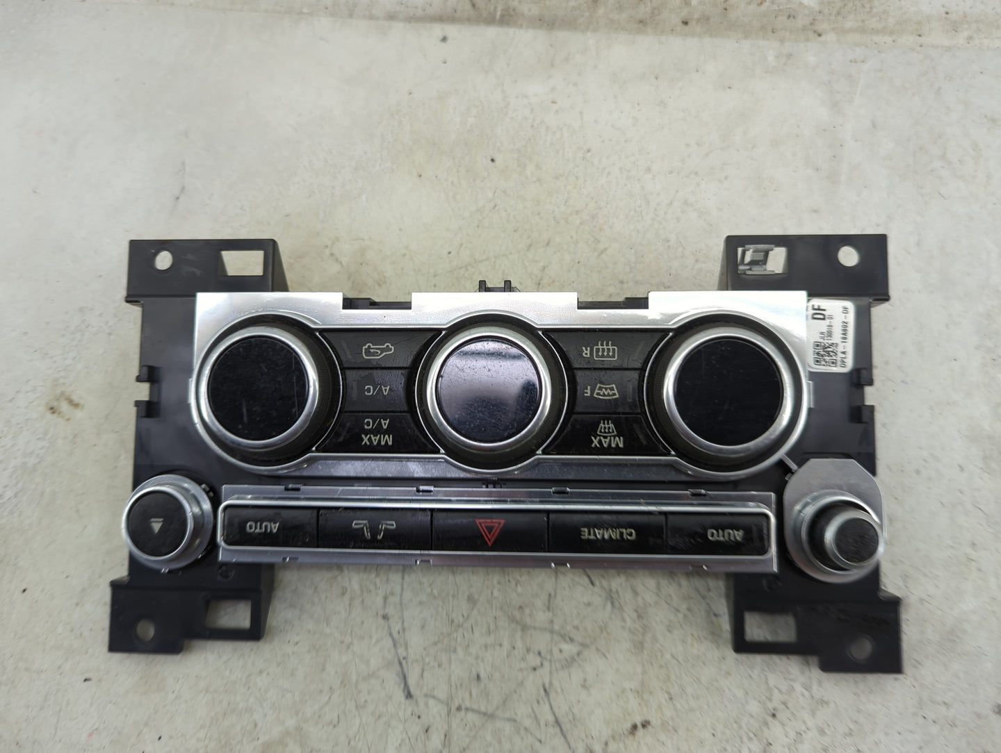2014-2015 Land Rover Range Rover Climate Control Module Temperature AC/Heater Replacement P/N:DPLA-18A802-DF Fits Fits 2014 