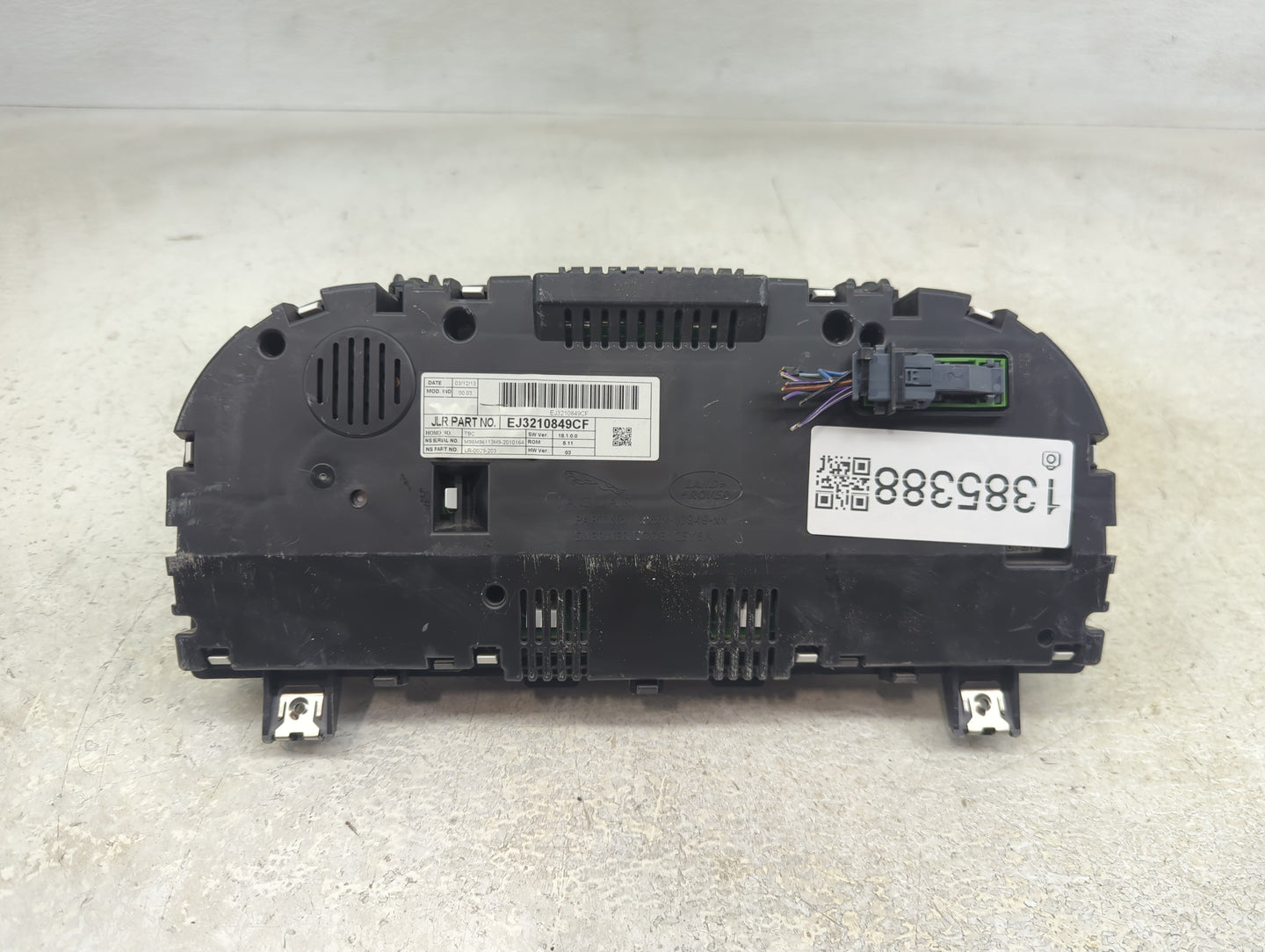 2014-2015 Land Rover Range Rover Evoque Instrument Cluster Speedometer Gauges P/N:EJ3210849CF Fits Fits 2014 2015 OEM Used A
