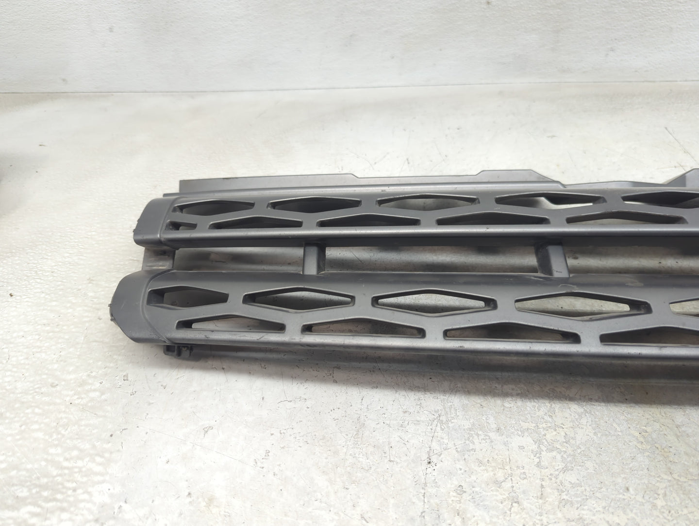 Land Rover Range Rover Evoque Front Grille Bumper Not Included - Oemusedautoparts1.com