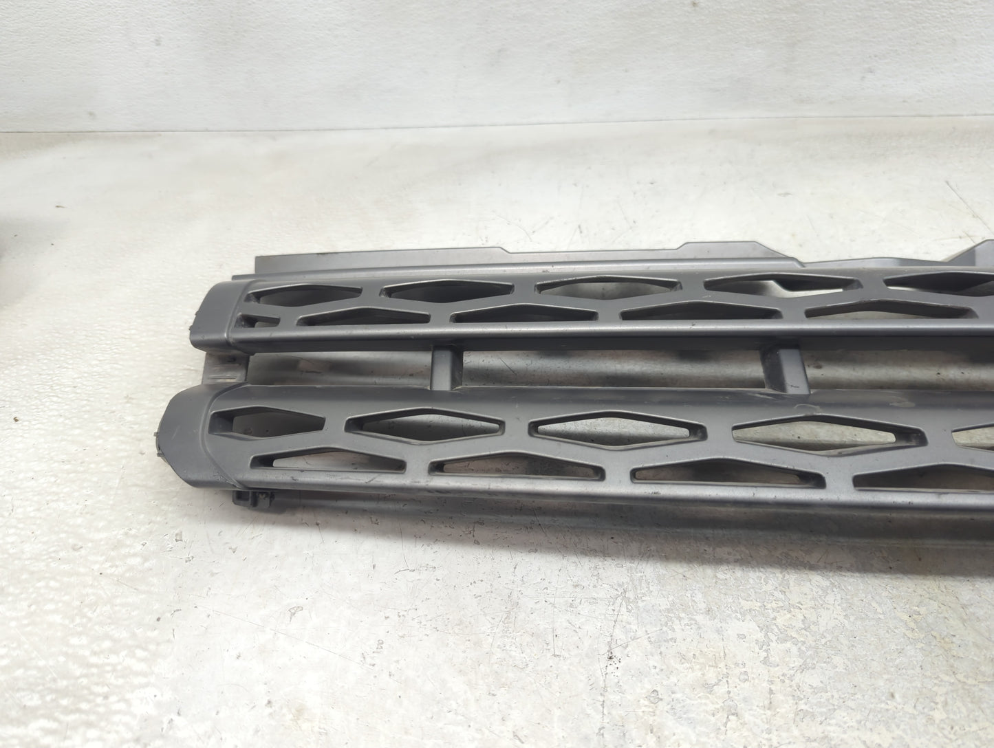 Land Rover Range Rover Evoque Front Grille Bumper Not Included - Oemusedautoparts1.com