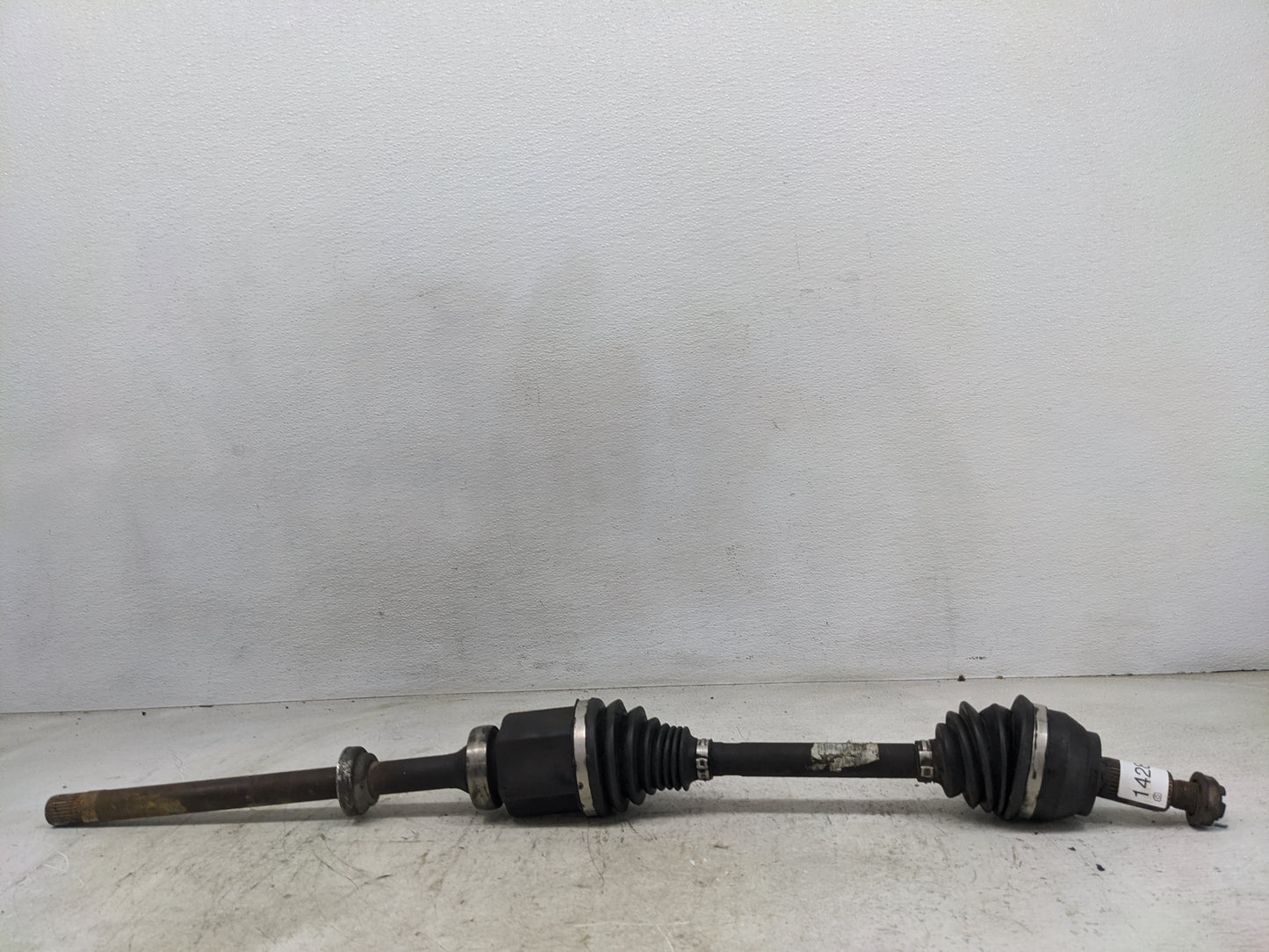 2012 Land Rover Range Rover Evoque Axle Shaft Front Passenger Cv C/v - Oemusedautoparts1.com