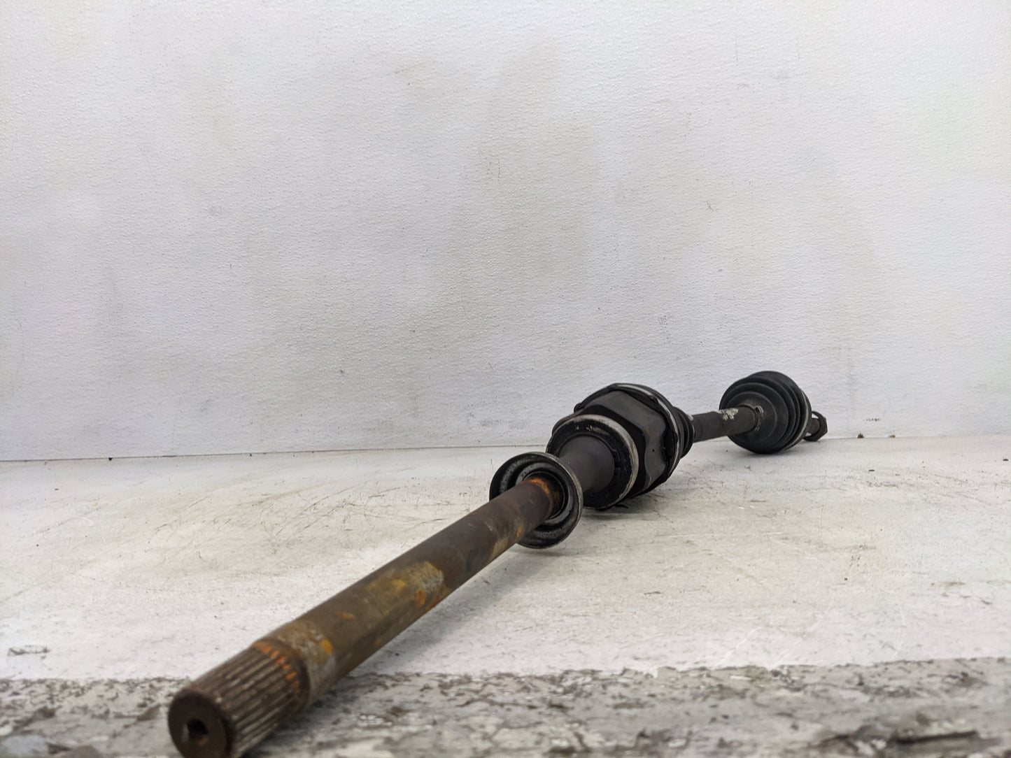 2012 Land Rover Range Rover Evoque Axle Shaft Front Passenger Cv C/v - Oemusedautoparts1.com