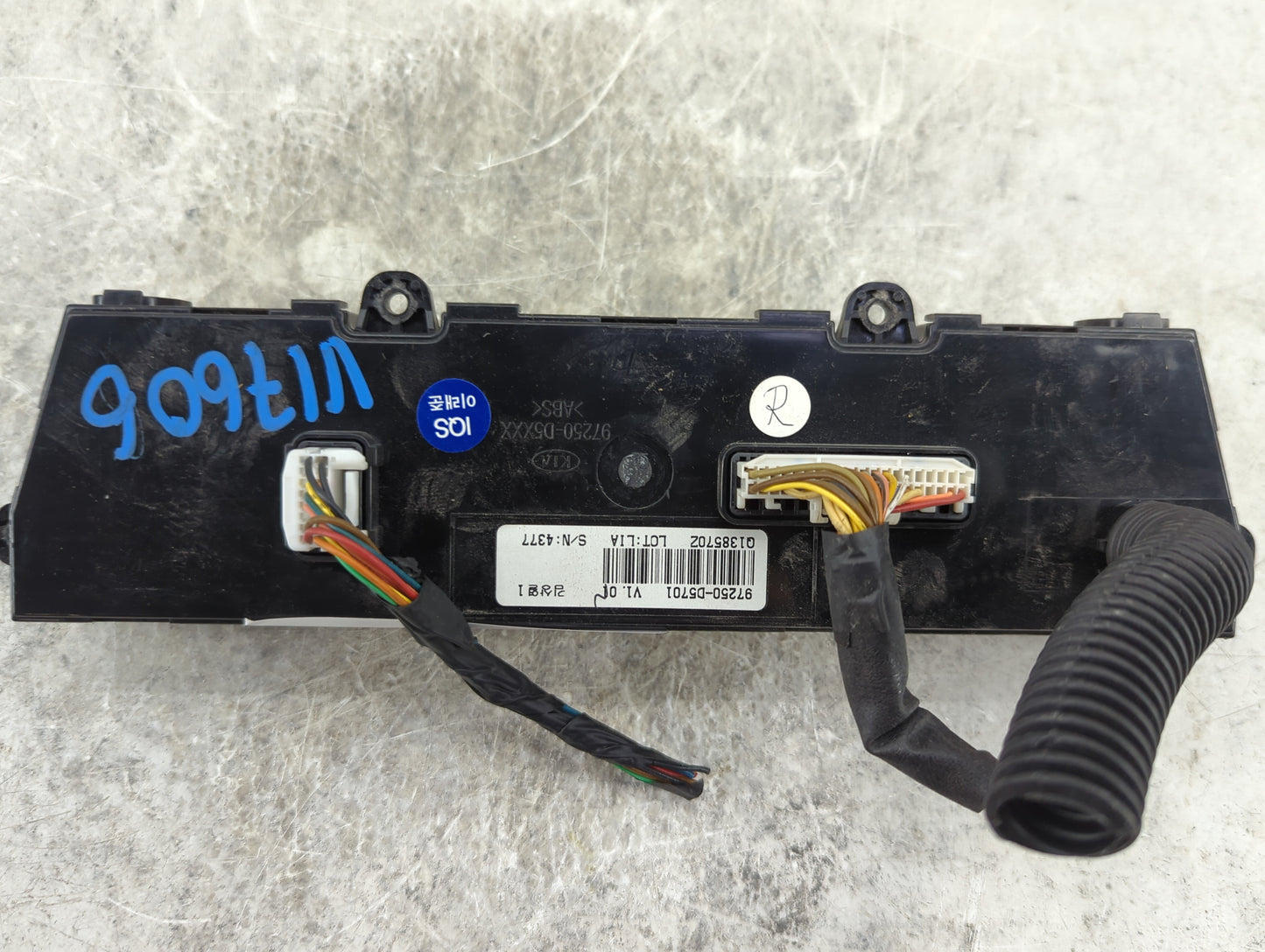 2014-2015 Land Rover Range Rover Evoque Climate Control Module Temperature AC/Heater Replacement P/N:Q1385702 97250-D5701 Fi
