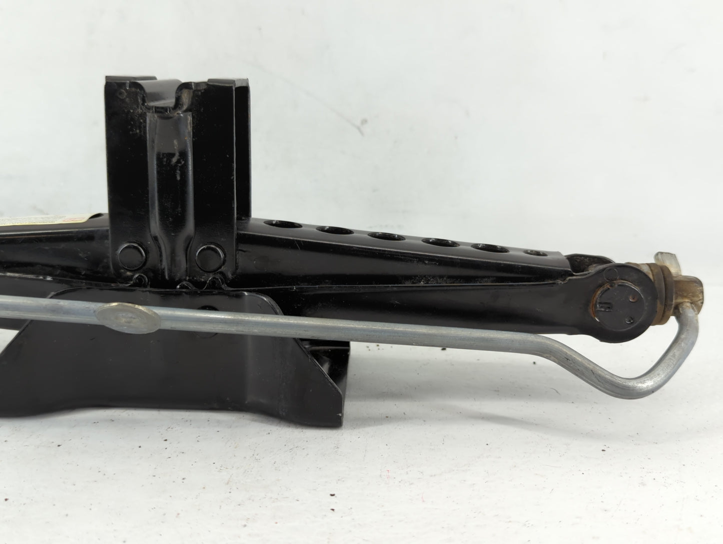 2014 Land Rover Range Rover Evoque Spare Scissor Car Jack - Oemusedautoparts1.com
