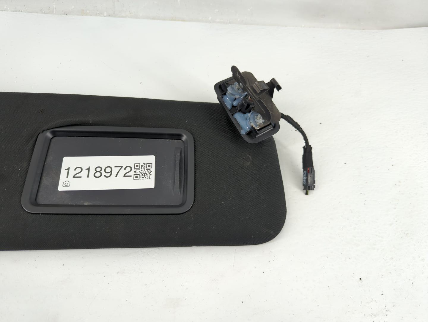 2014-2015 Land Rover Range Rover Sport Sun Visor Shade Replacement Passenger Right Mirror Fits Fits 2014 2015 OEM Used Auto 