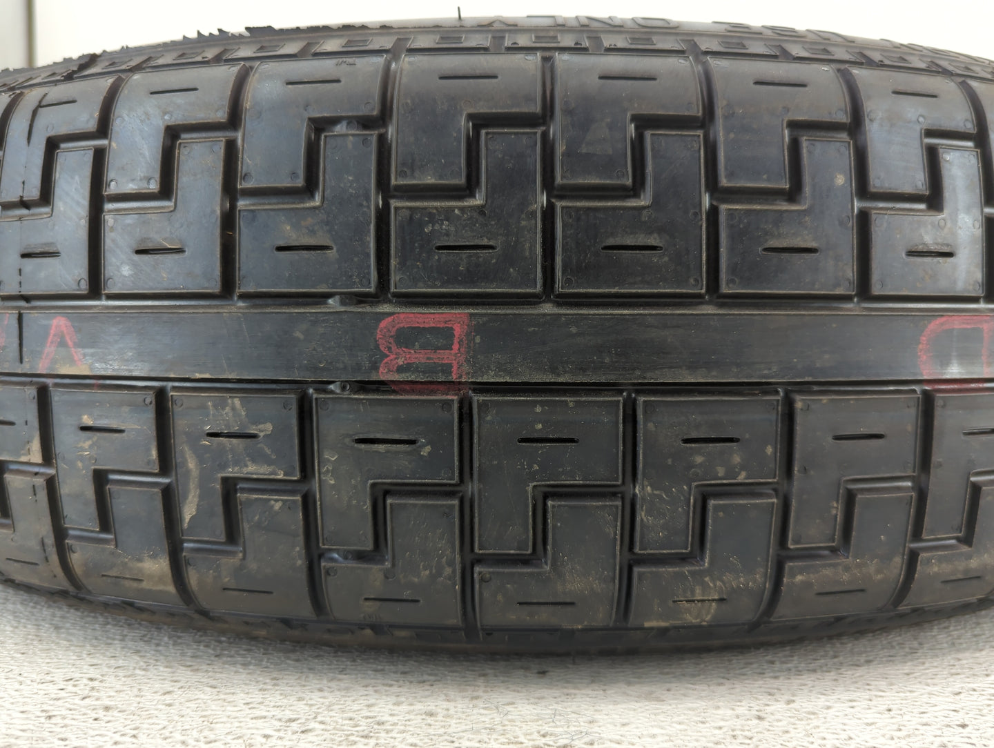 2014 Land Rover Range Rover Sport Spare Donut Tire Wheel Rim Oem - Oemusedautoparts1.com