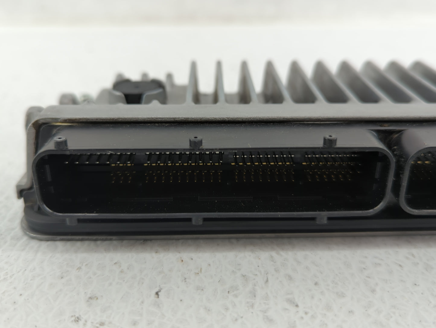 2013-2014 Lexus Es300h PCM Engine Control Computer ECU ECM PCU OEM P/N:89661-33L20 Fits Fits 2013 2014 OEM Used Auto Parts -