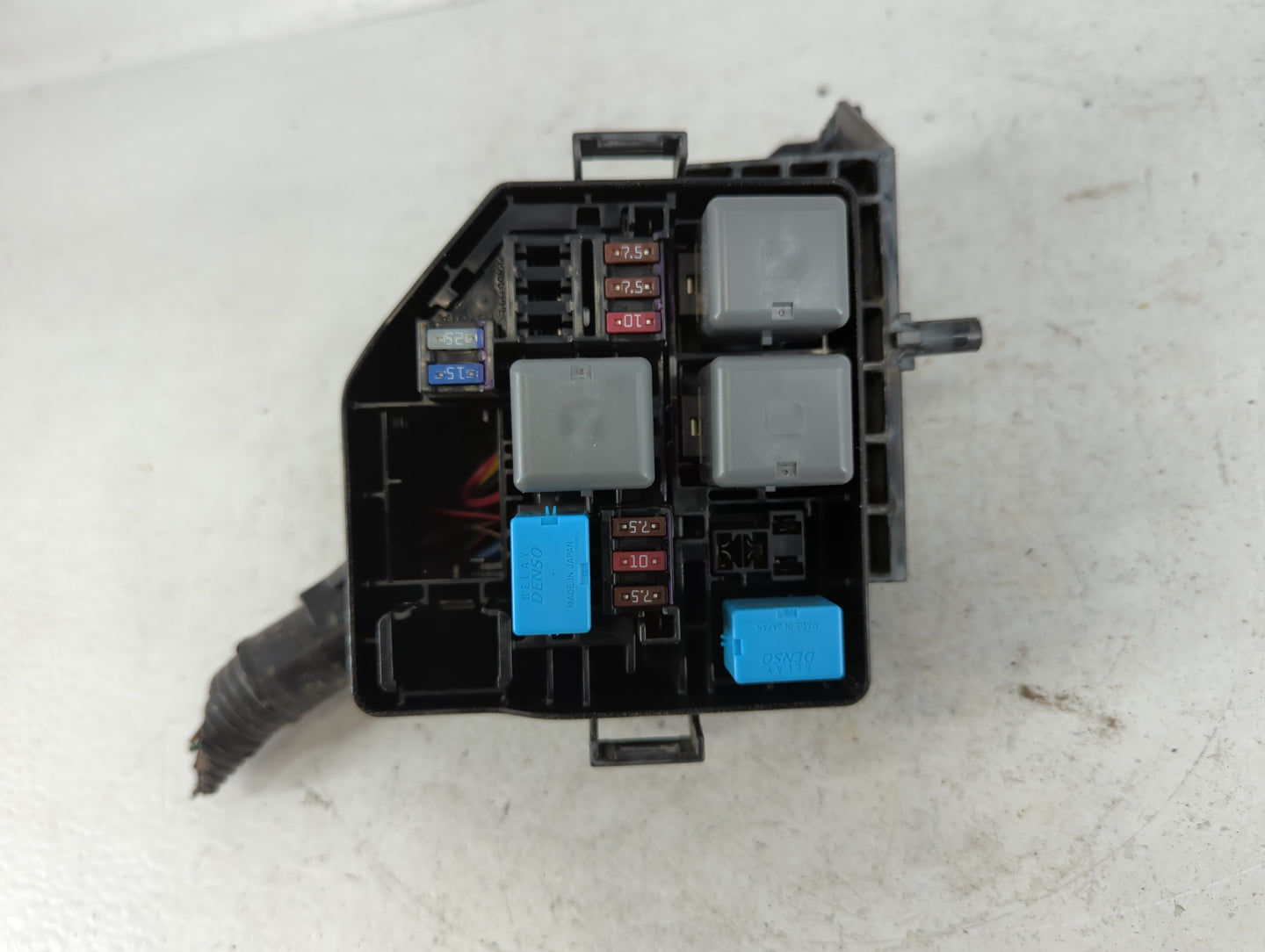 2013-2018 Lexus Es300h Fusebox Fuse Box Panel Relay Module P/N:82662-33490 Fits Fits 2013 2014 2015 2016 2017 2018 OEM Used 