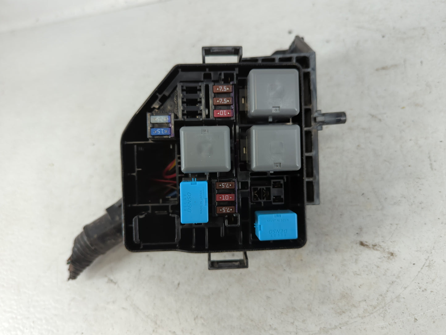 2013-2018 Lexus Es300h Fusebox Fuse Box Panel Relay Module P/N:82662-33490 Fits Fits 2013 2014 2015 2016 2017 2018 OEM Used 