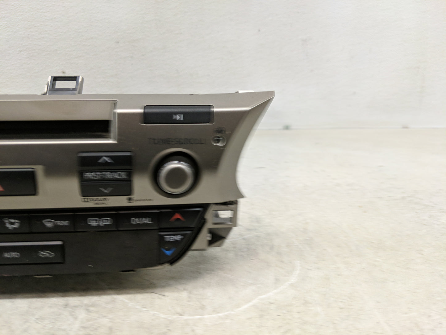 2014 Lexus Es350 Radio AM FM Cd Player Receiver Replacement P/N:8613033450 Fits OEM Used Auto Parts - Oemusedautoparts1.com
