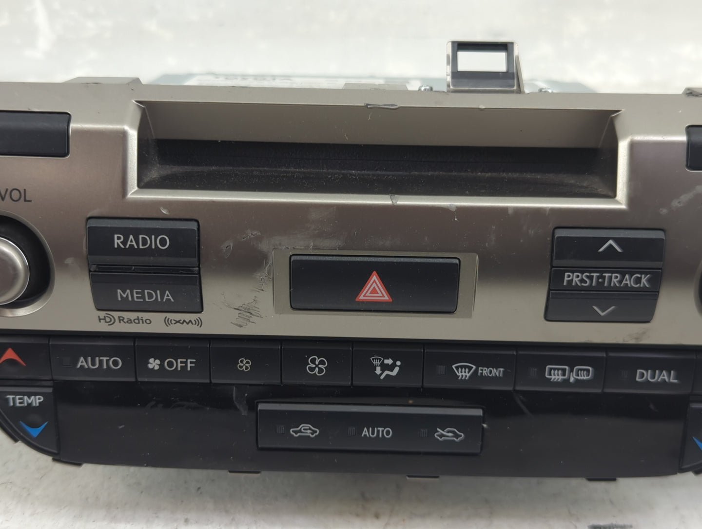 2014 Lexus Es350 Radio AM FM Cd Player Receiver Replacement P/N:86140-33061 Fits OEM Used Auto Parts - Oemusedautoparts1.com