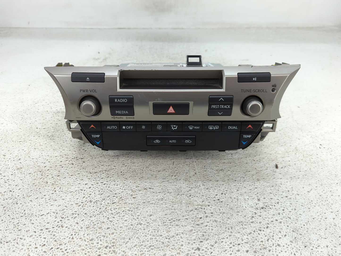 2013-2014 Lexus Es350 Radio AM FM Cd Player Receiver Replacement P/N:86140-33061 Fits Fits 2013 2014 OEM Used Auto Parts - O