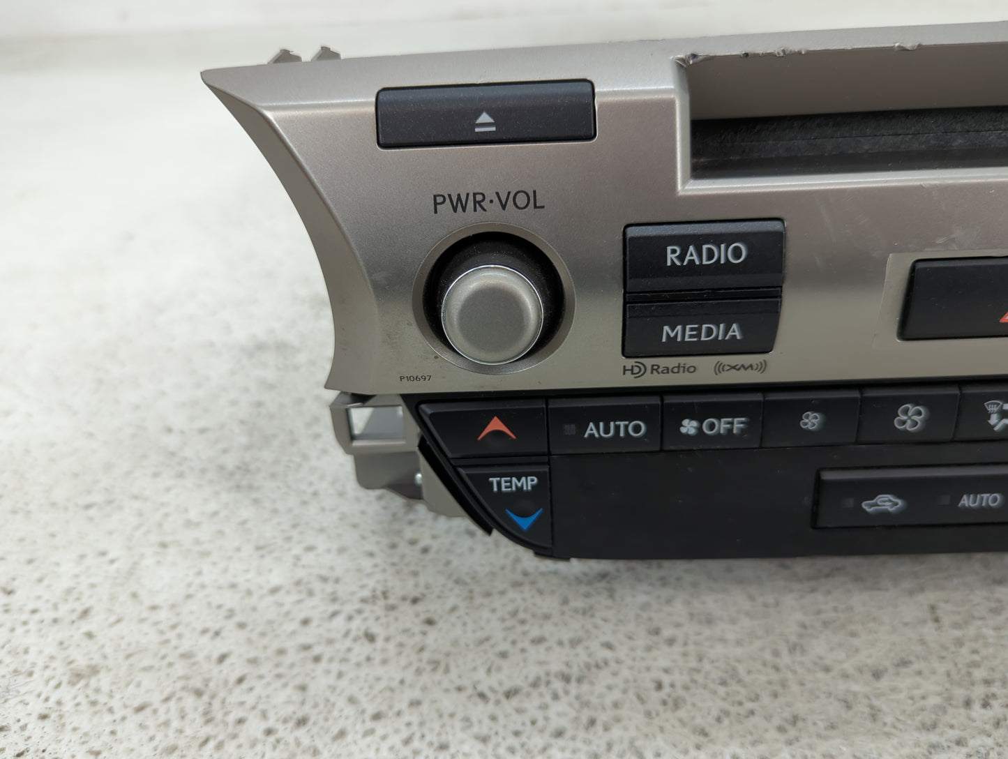 2013-2014 Lexus Es350 Radio AM FM Cd Player Receiver Replacement P/N:86140-33061 Fits Fits 2013 2014 OEM Used Auto Parts - O