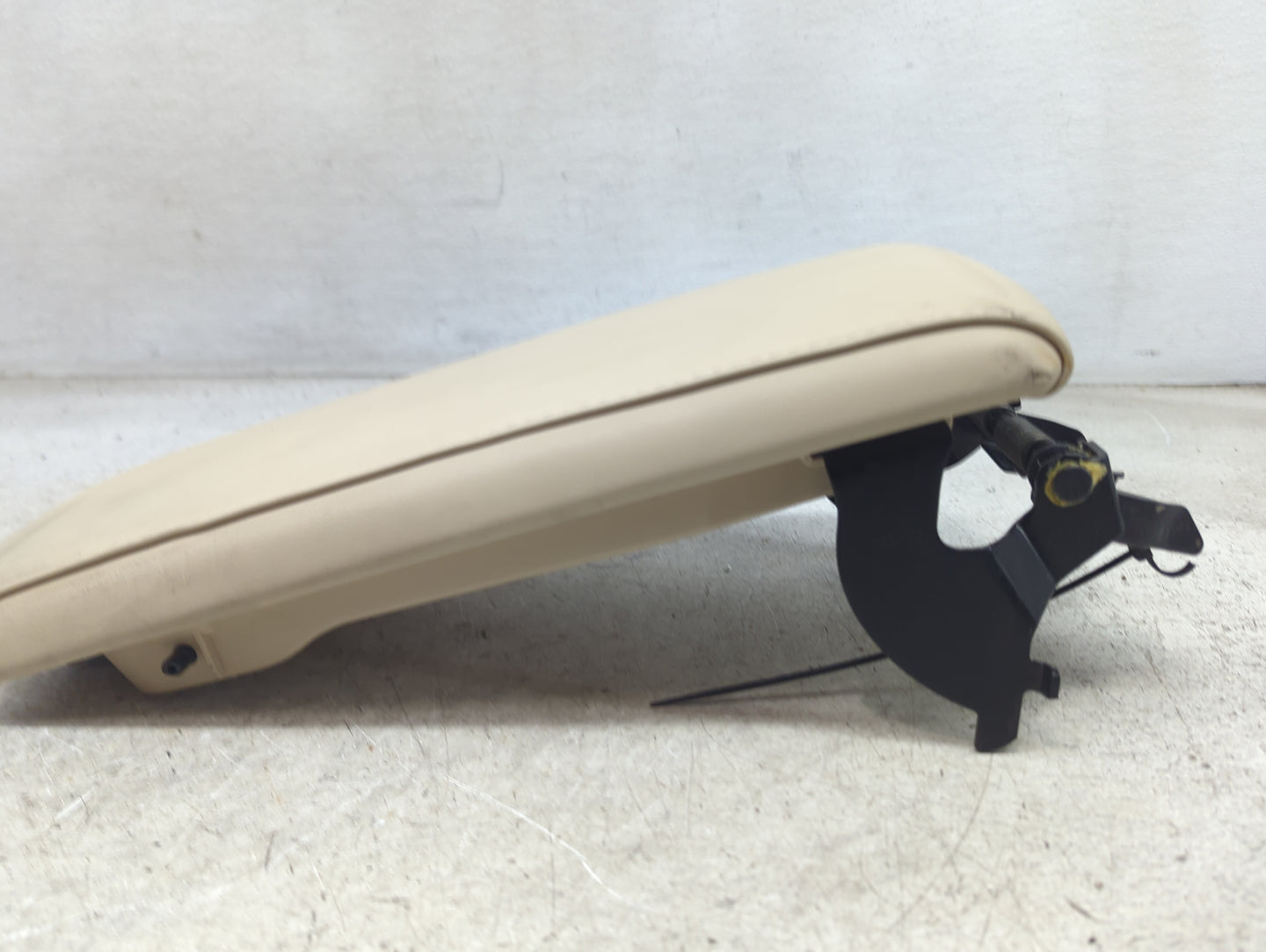 2014 Lexus Es350 Center Console Armrest Cover Lid Fits OEM Used Auto Parts - Oemusedautoparts1.com