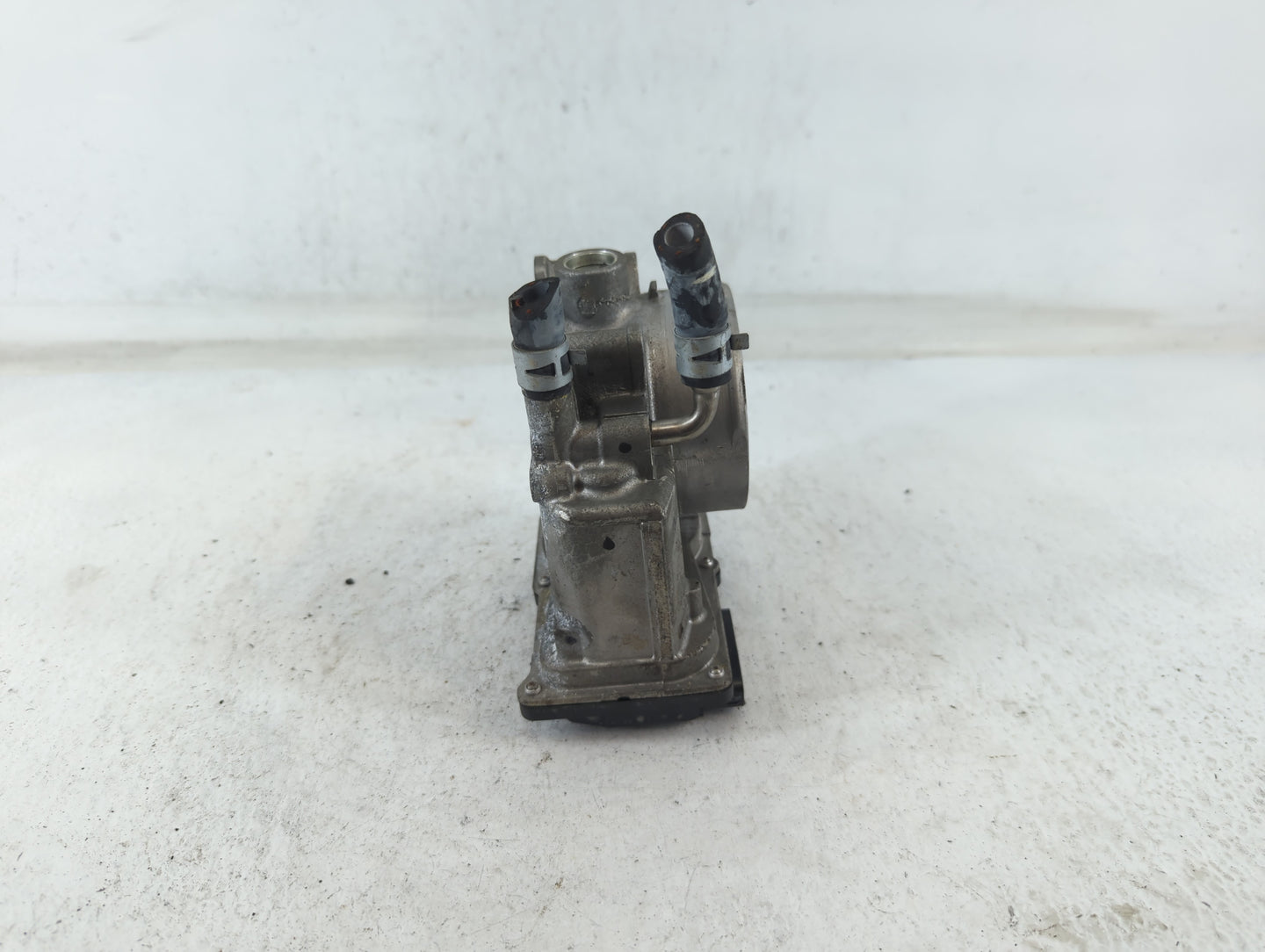 2007-2018 Lexus Es350 Throttle Body P/N:22030-0P050 Fits OEM Used Auto Parts - Oemusedautoparts1.com