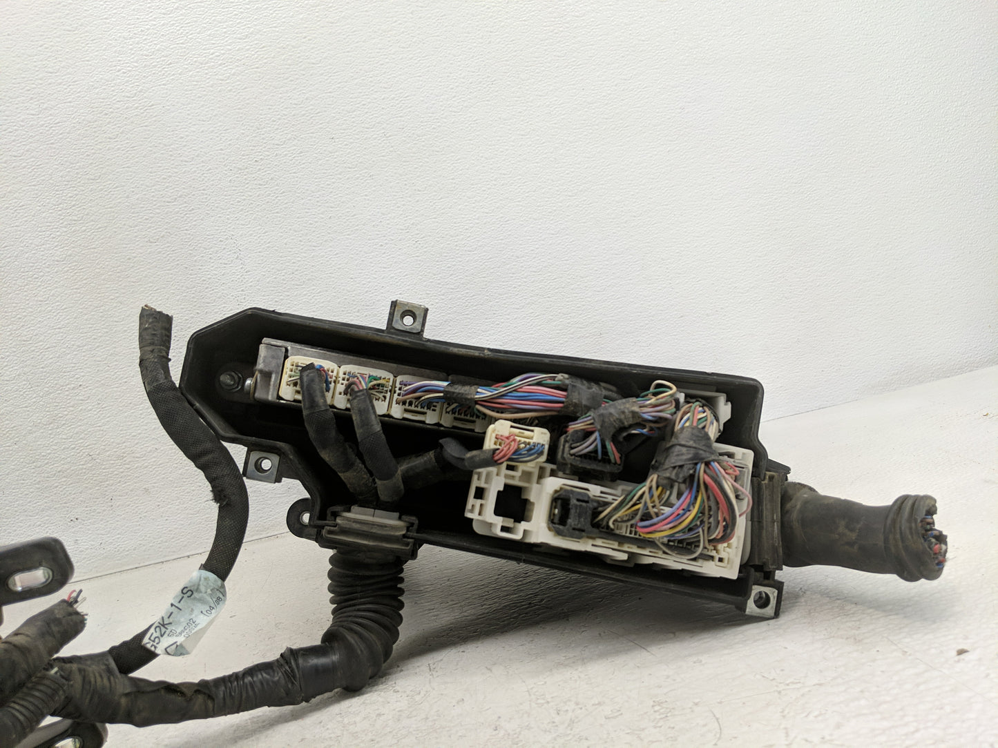 2014-2015 Lexus Is250 Fusebox Fuse Box Panel Relay Module P/N:82662-53250 Fits Fits 2014 2015 OEM Used Auto Parts - Oemuseda