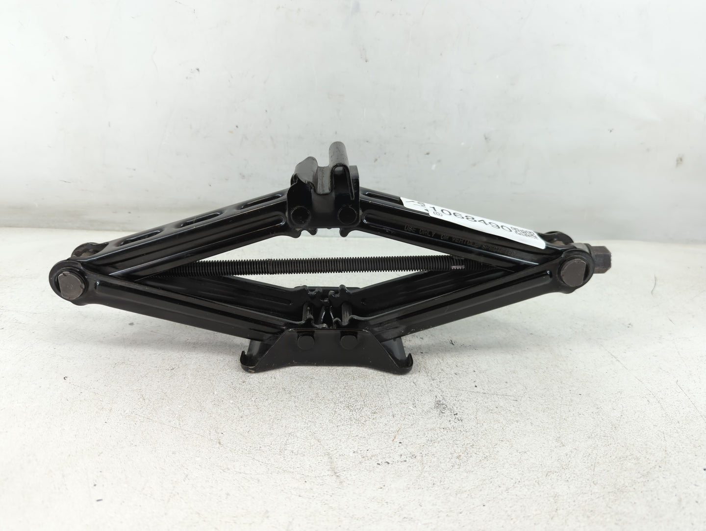 2014 Lincoln Mks Spare Scissor Car Jack - Oemusedautoparts1.com