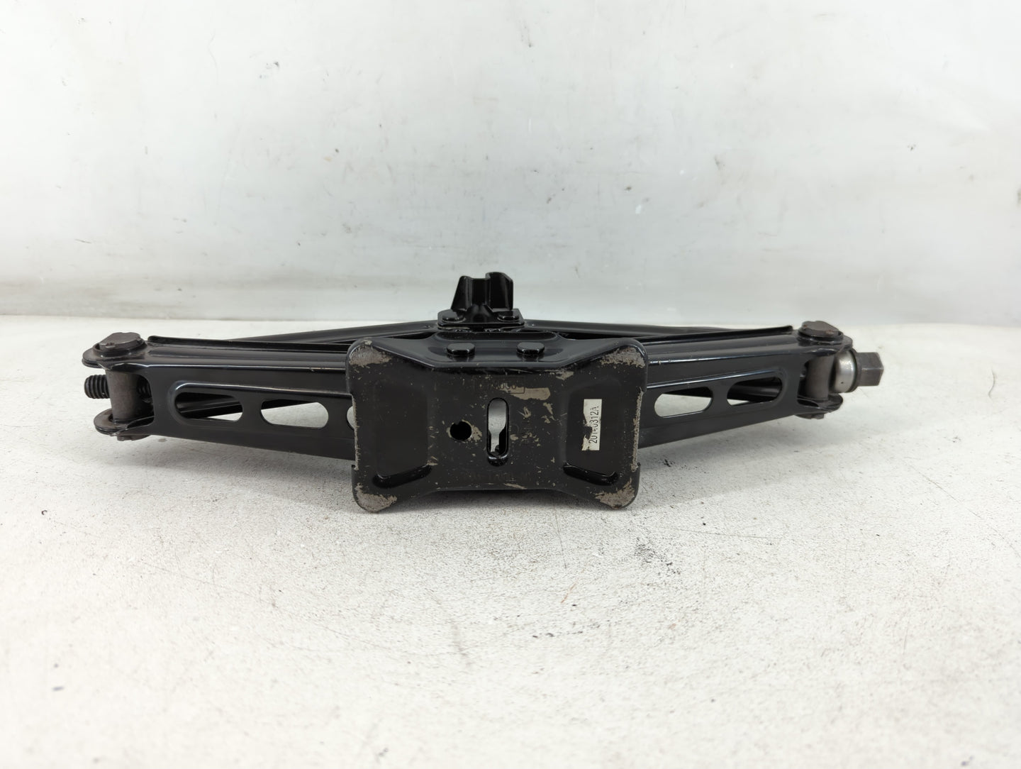 2014 Lincoln Mks Spare Scissor Car Jack - Oemusedautoparts1.com