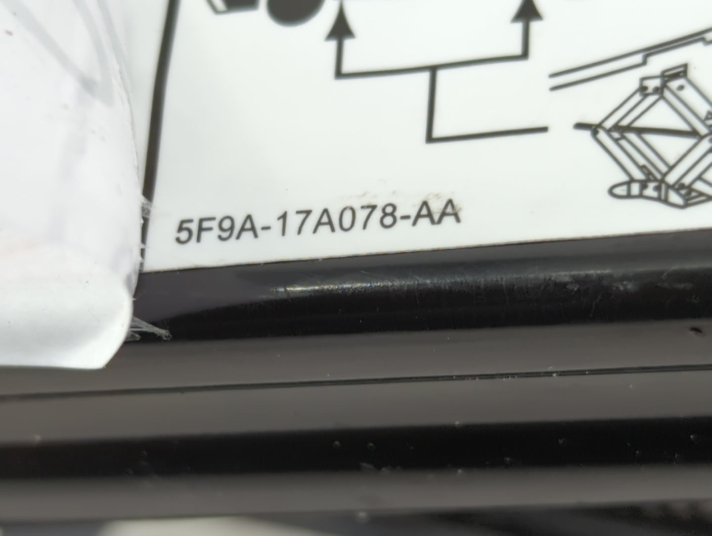 2014 Lincoln Mks Spare Scissor Car Jack - Oemusedautoparts1.com