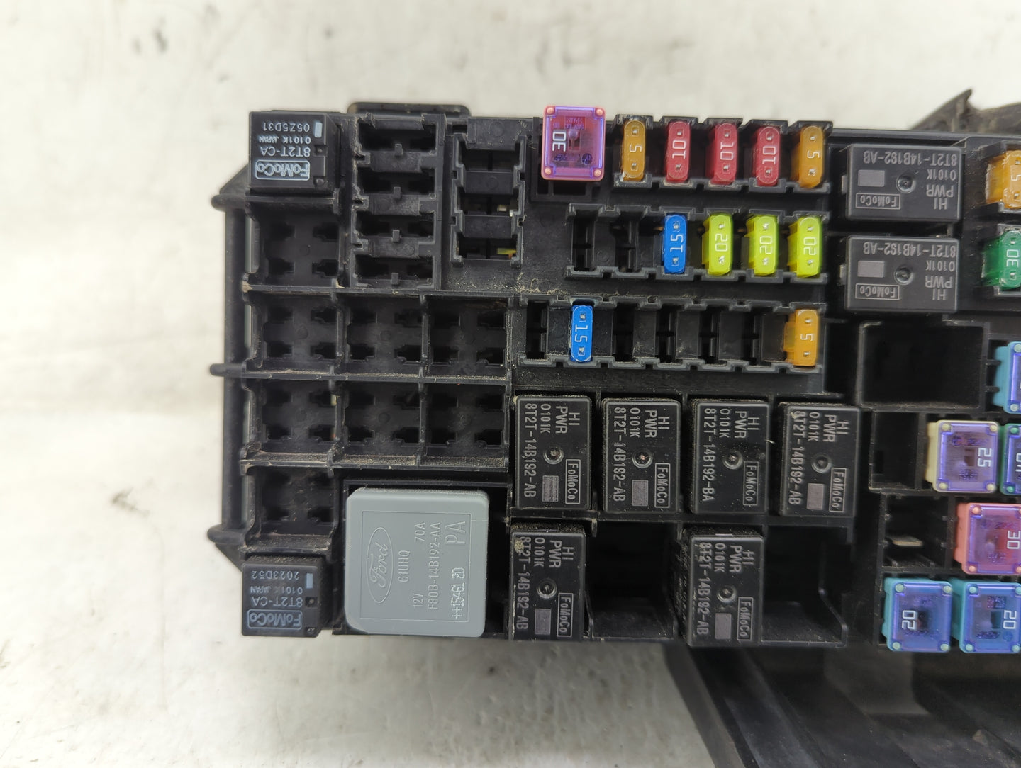 2013-2016 Lincoln Mks Fusebox Fuse Box Panel Relay Module P/N:DG1T-14A003-BA Fits Fits 2013 2014 2015 2016 OEM Used Auto Par