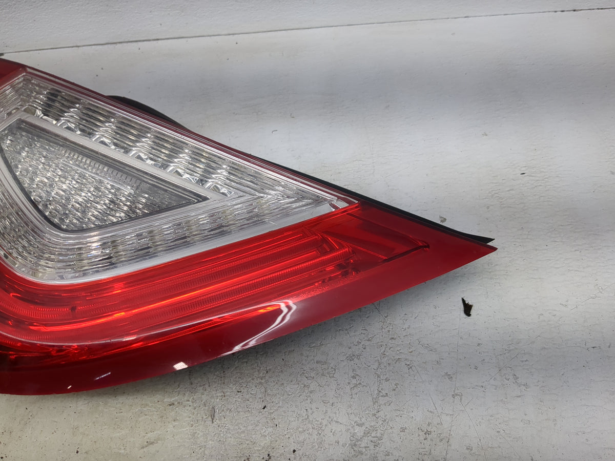2013-2016 Lincoln Mks Tail Light Assembly Driver Left OEM P/N:DA53-13B505-A FZG6A Fits Fits 2013 2014 2015 2016 OEM Used Aut