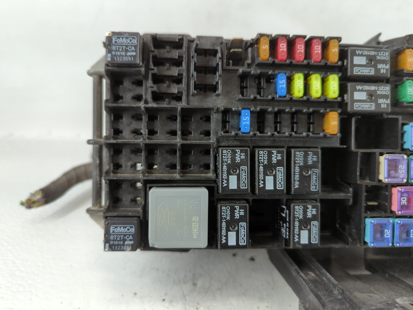 2013-2016 Lincoln Mks Fusebox Fuse Box Panel Relay Module Fits Fits 2013 2014 2015 2016 OEM Used Auto Parts - Oemusedautopar