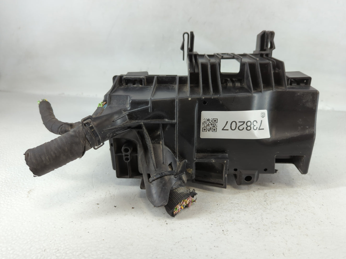 2013-2016 Lincoln Mks Fusebox Fuse Box Panel Relay Module Fits Fits 2013 2014 2015 2016 OEM Used Auto Parts - Oemusedautopar