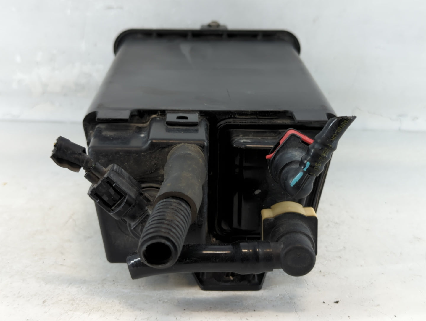 2014 Lincoln Mks Fuel Vapor Charcoal Canister - Oemusedautoparts1.com