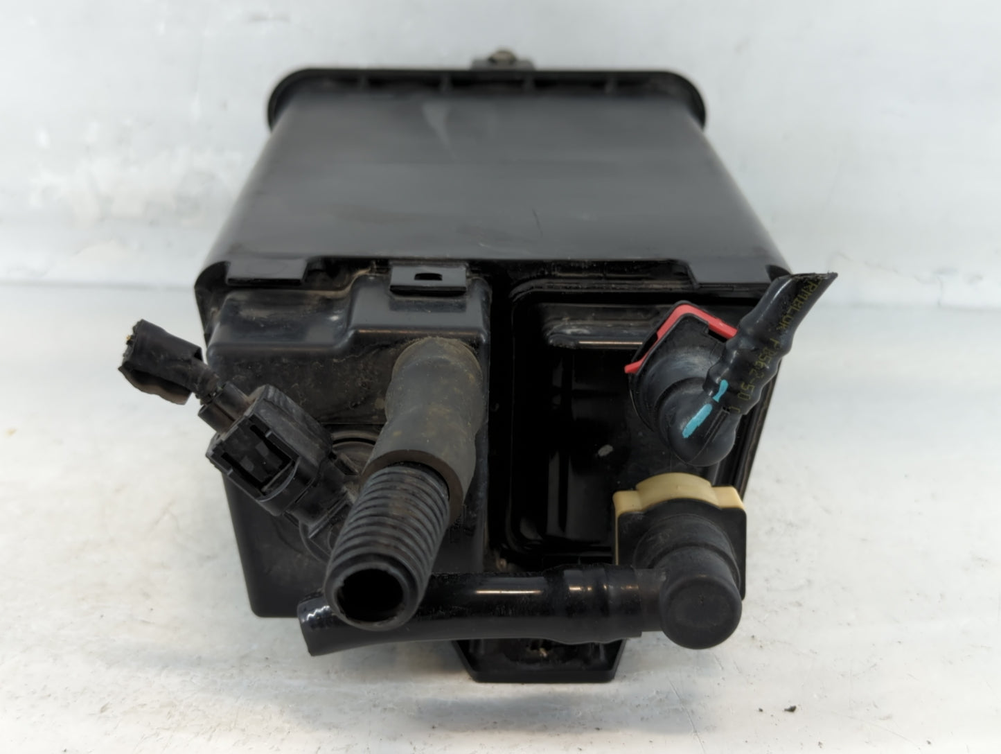 2014 Lincoln Mks Fuel Vapor Charcoal Canister - Oemusedautoparts1.com