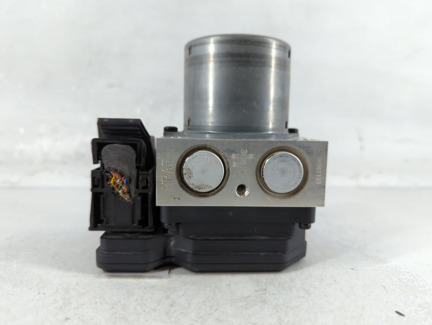 2014-2016 Lincoln Mks ABS Pump Control Module Replacement P/N:58920-2M840 Fits Fits 2014 2015 2016 2017 2018 2019 OEM Used A