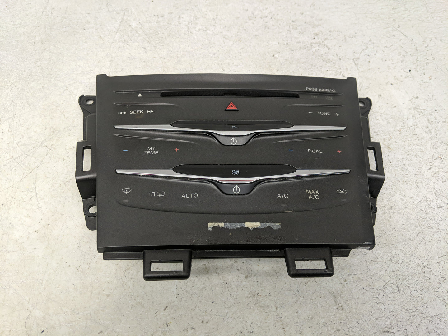 2014 Lincoln Mkt Climate Control Module Temperature AC/Heater Replacement P/N:DE9T-18A802-AN Fits OEM Used Auto Parts - Oemu