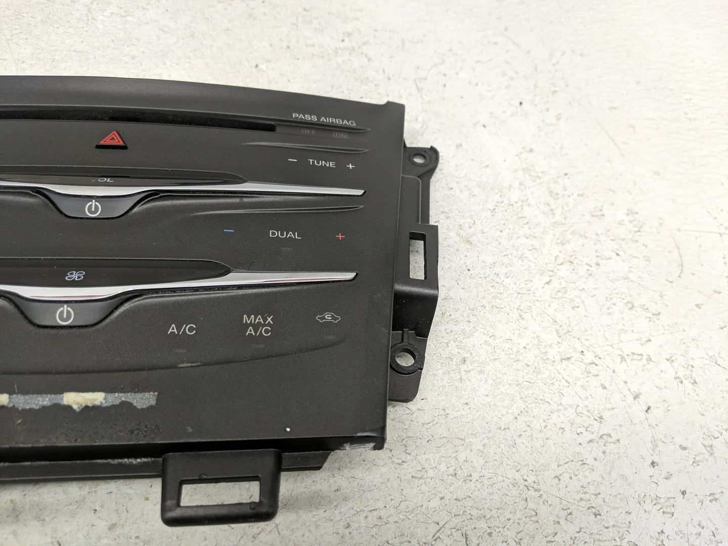 2014 Lincoln Mkt Climate Control Module Temperature AC/Heater Replacement P/N:DE9T-18A802-AN Fits OEM Used Auto Parts - Oemu