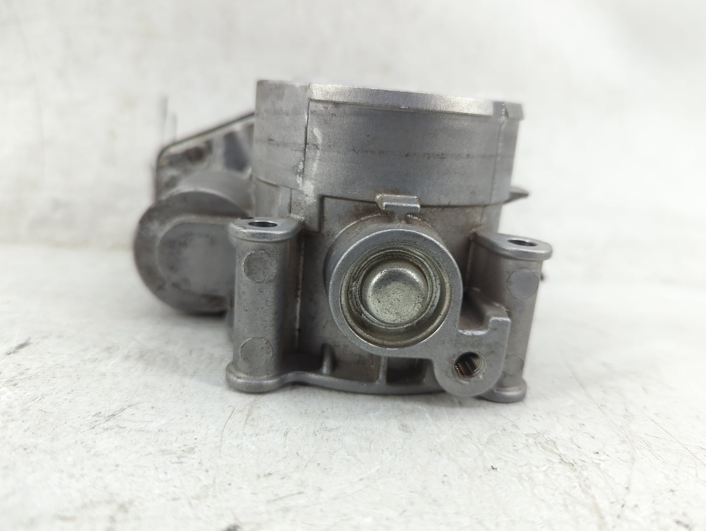 2013-2019 Lincoln Mkt Throttle Body Fits Fits 2011 2012 2013 2014 2015 2016 2017 2018 2019 OEM Used Auto Parts - Oemusedauto