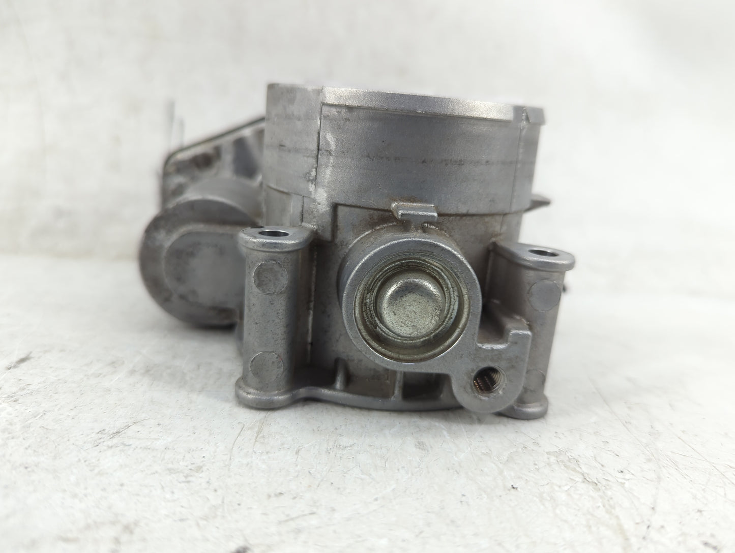 2013-2019 Lincoln Mkt Throttle Body Fits Fits 2011 2012 2013 2014 2015 2016 2017 2018 2019 OEM Used Auto Parts - Oemusedauto