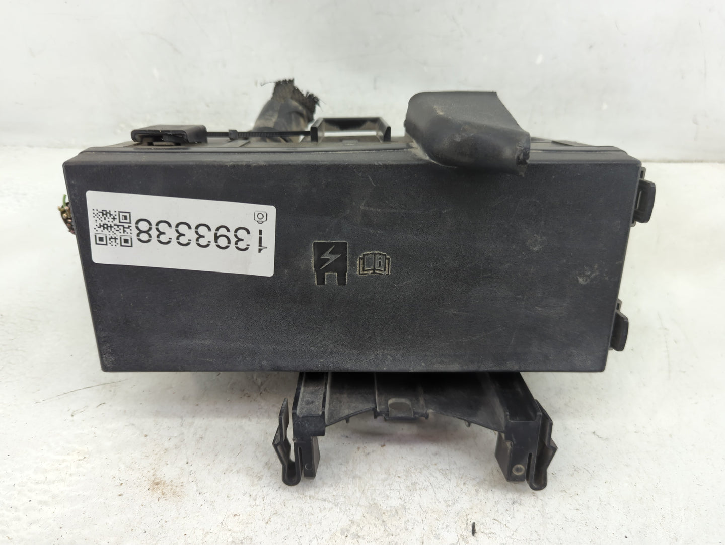 2013-2016 Lincoln Mkt Fusebox Fuse Box Panel Relay Module P/N:DG1T-14A003-BA Fits Fits 2013 2014 2015 2016 OEM Used Auto Par