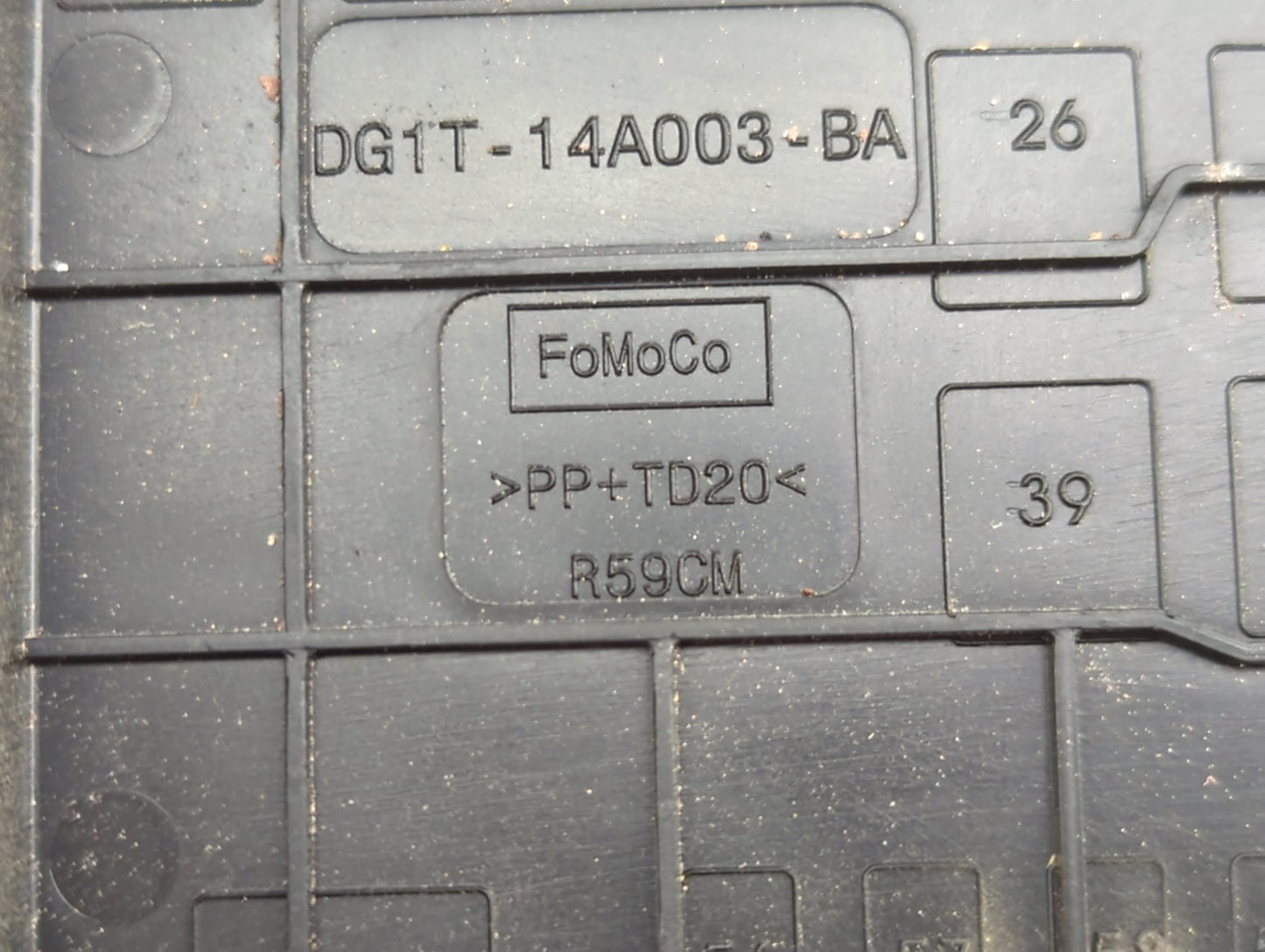 2013-2016 Lincoln Mkt Fusebox Fuse Box Panel Relay Module P/N:DG1T-14A003-BA Fits Fits 2013 2014 2015 2016 OEM Used Auto Par