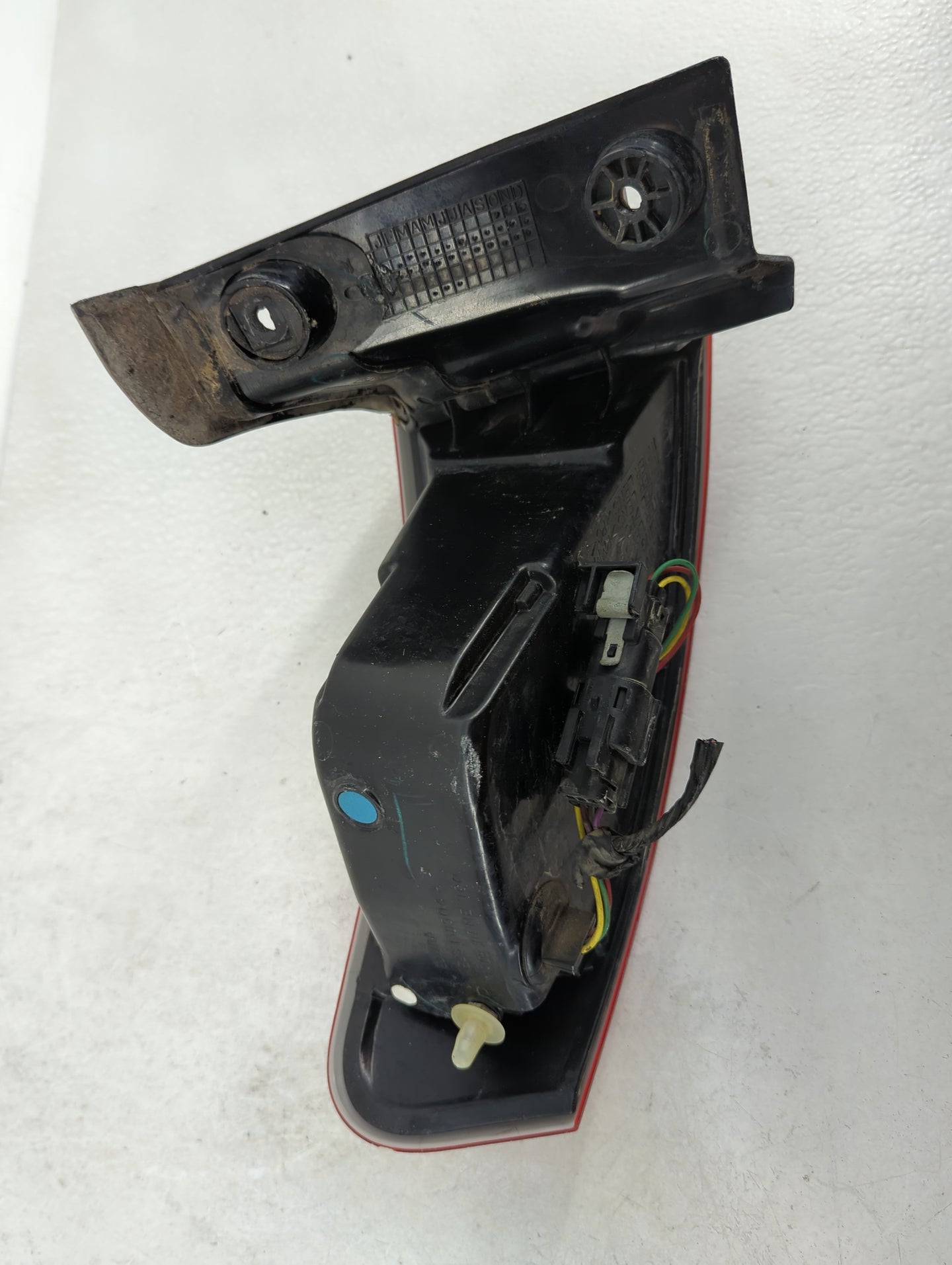 2010-2019 Lincoln Mkt Tail Light Assembly Passenger Right OEM P/N:AE93-13B504-AM Fits OEM Used Auto Parts - Oemusedautoparts