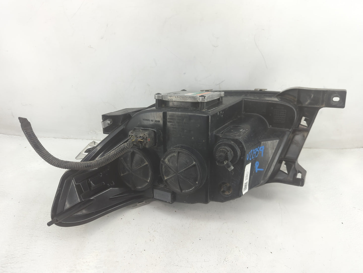 2010-2019 Lincoln Mkt Passenger Right Oem Head Light Headlight Lamp - Oemusedautoparts1.com