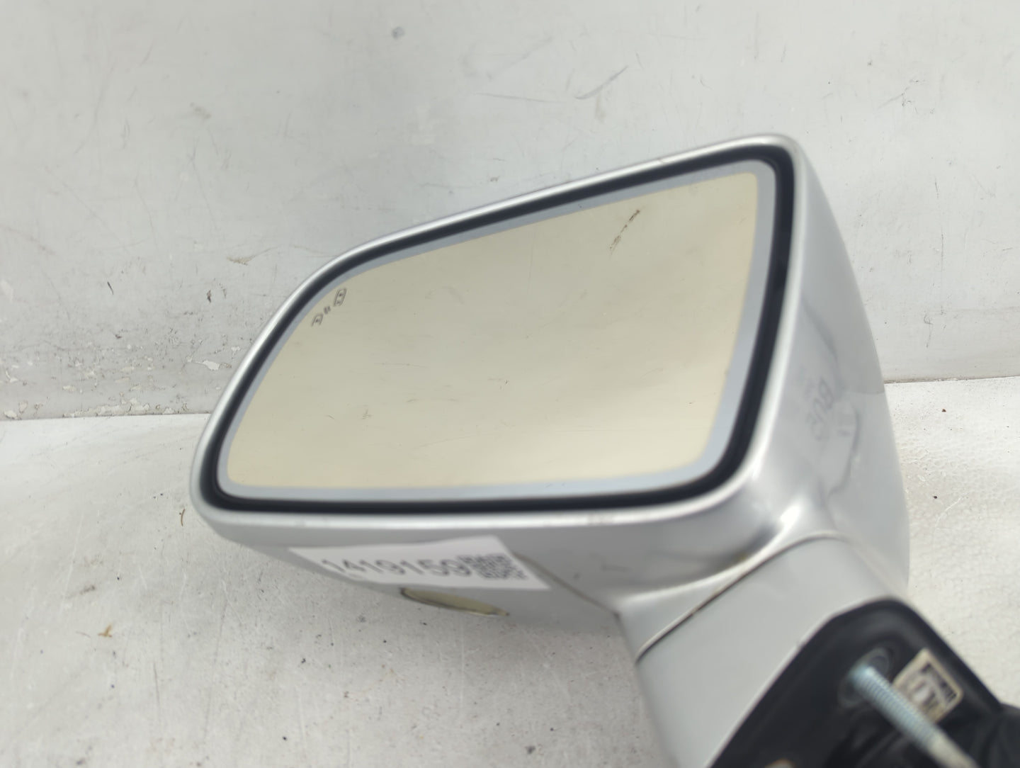 2010-2019 Lincoln Mkt Driver Side View Mirror - Left Door Mirror OEM Used - Oemusedautoparts1.com