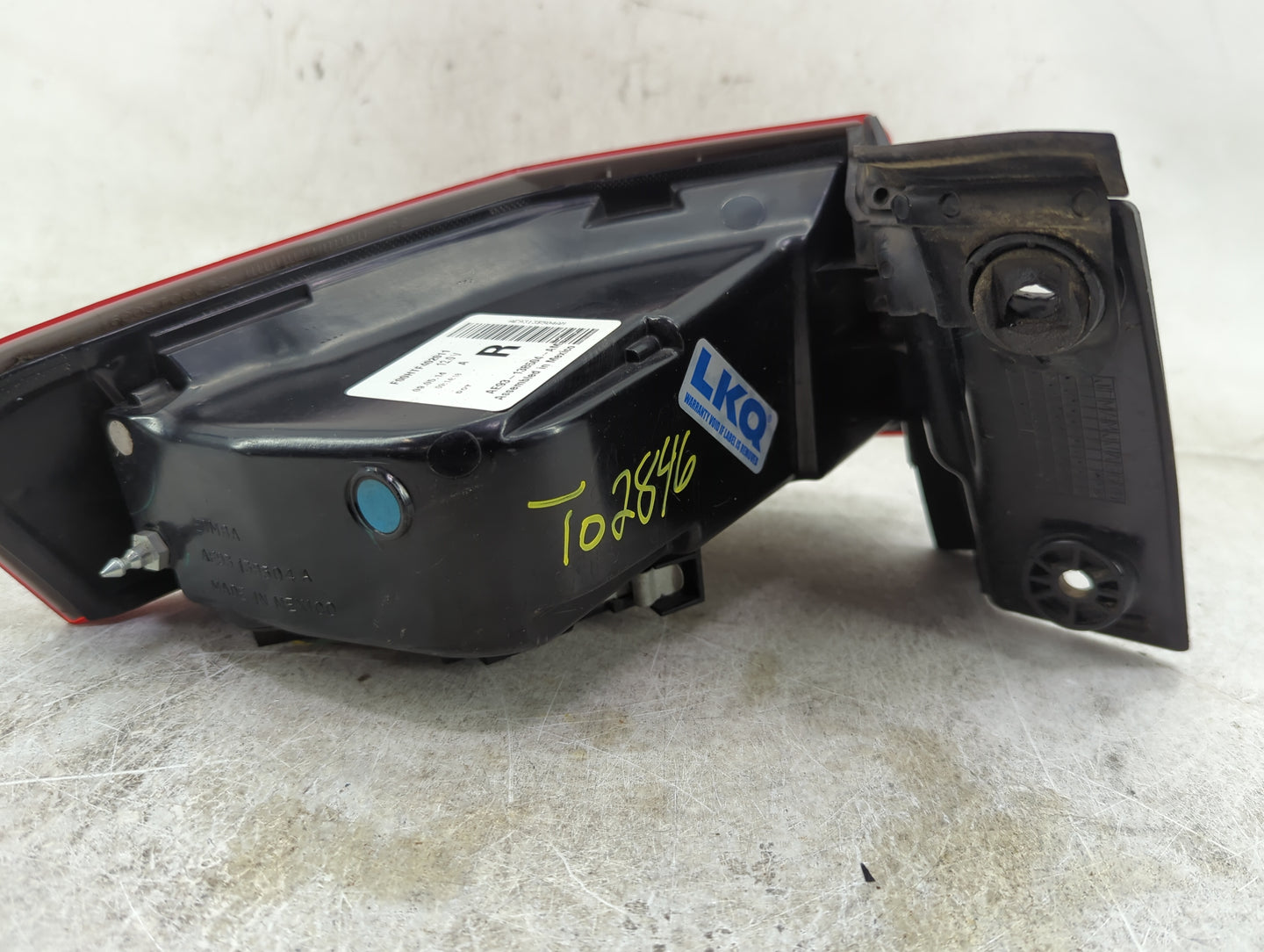 2010-2019 Lincoln Mkt Tail Light Assembly Passenger Right OEM P/N:AE93-13B504-AM Fits OEM Used Auto Parts - Oemusedautoparts